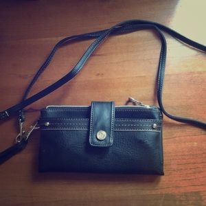 Black Convertible Crossbody/Wristlet Purse
